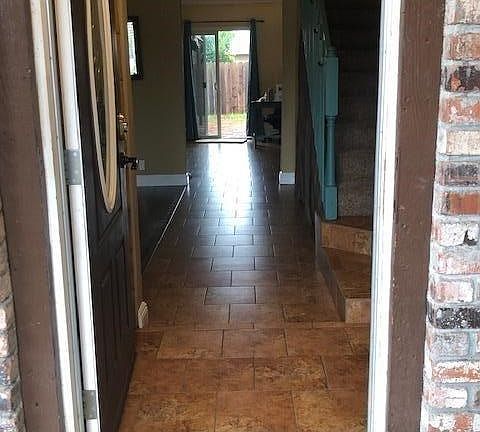 4th image of 525 N Asbury Ln