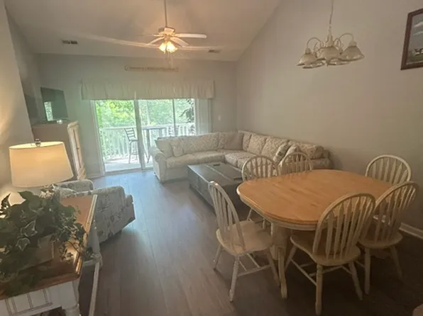 102 Scotch Broom Dr, Little River, SC
