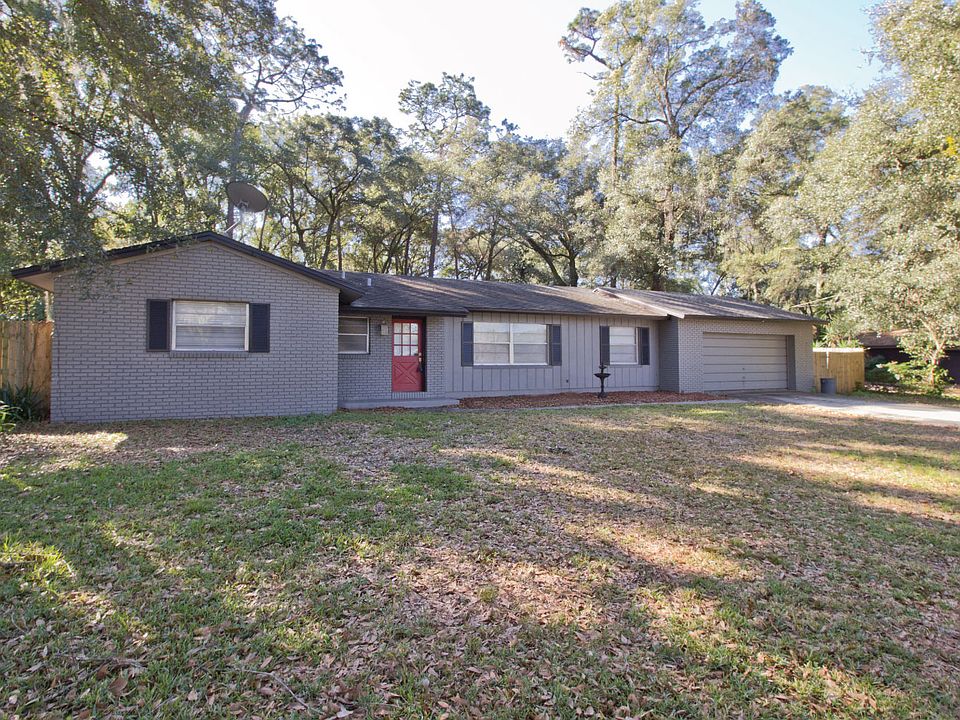 1st image of 209 Garden Ln