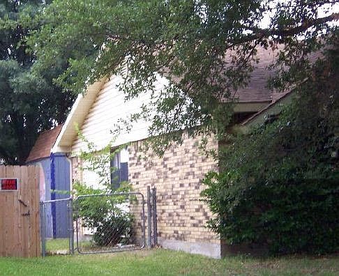 2nd image of 705 Parkvale Ln