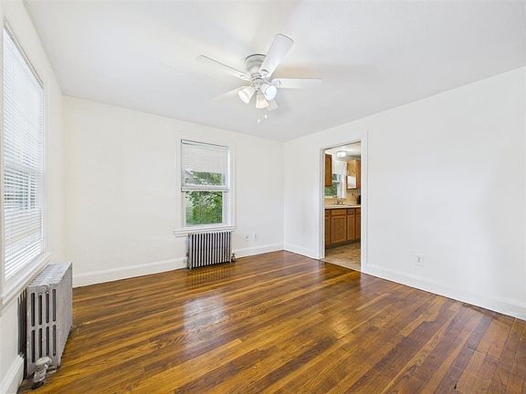 4th image of 198 Pond St