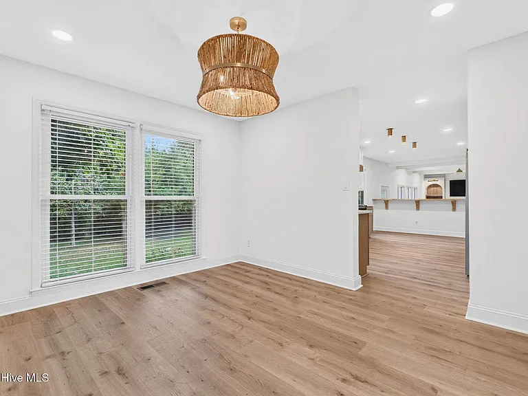 8305 Bald Eagle Ln — Photo 17