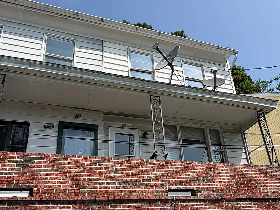 14 Locust St