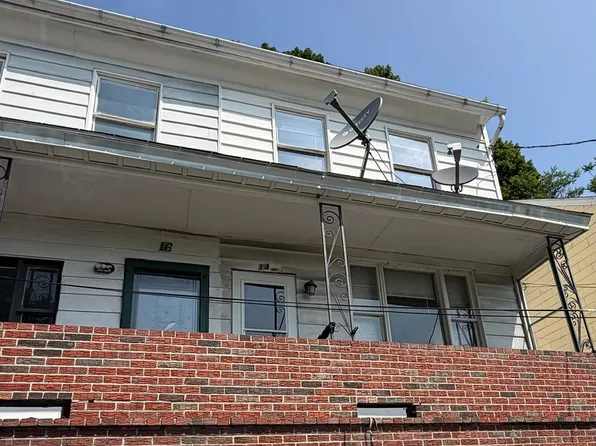 14 Locust St, Minersville, PA 17954