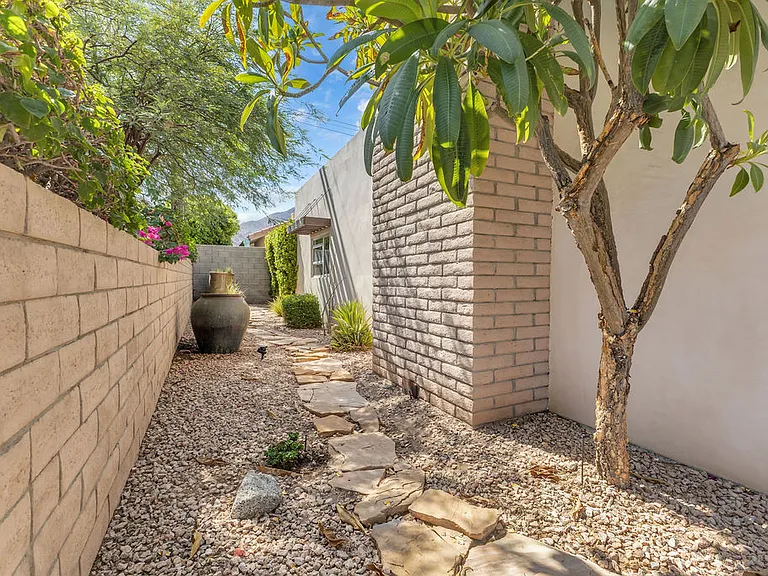 53945 Eisenhower Dr — Photo 63