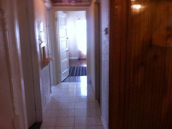 5th image of 2402 W Magnolia Ave