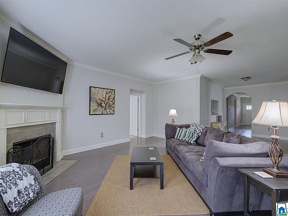 4th image of 7143 Oak Crescent Ln