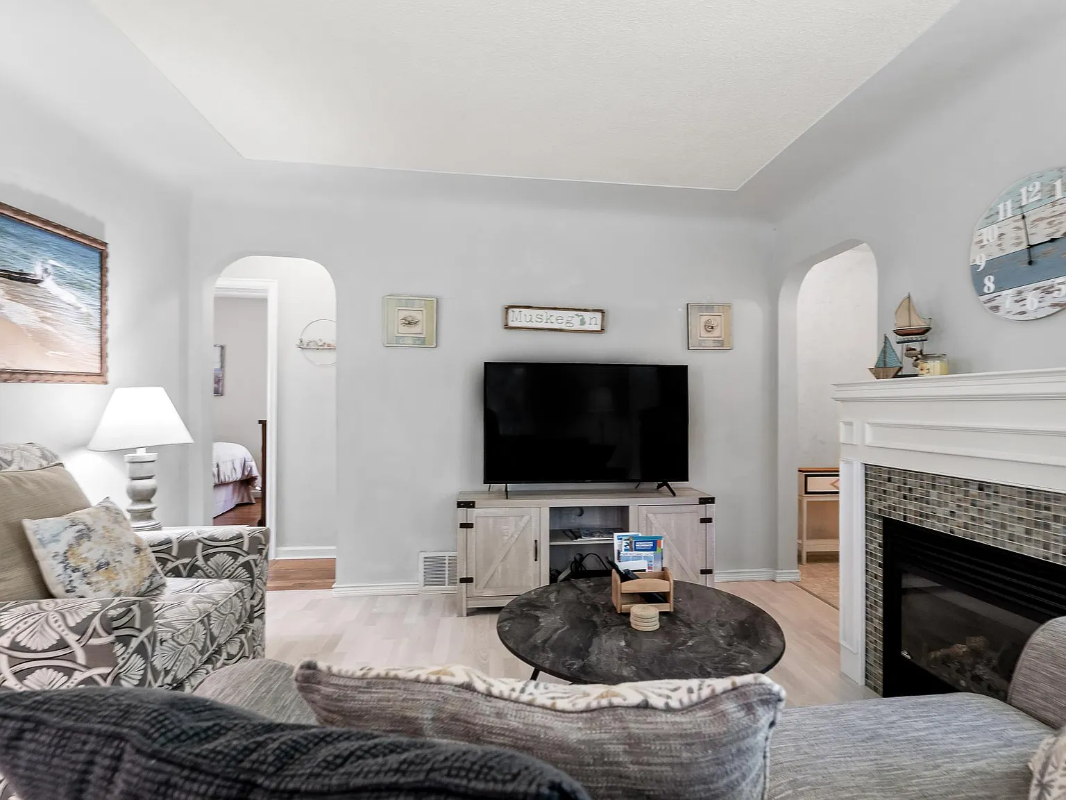 2 bed, 1032 sqft, $1,350 — Photo 2