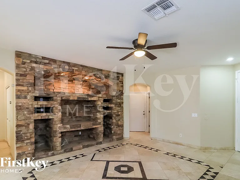 5777 W Golden Ln — Photo 3