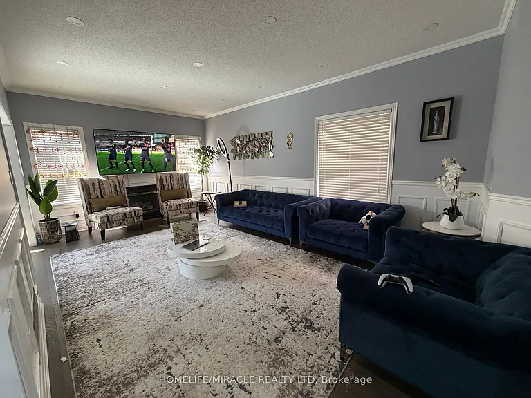 7549 Doverwood Dr — Photo 4