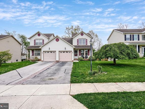 3rd image of 137 Maple Dr