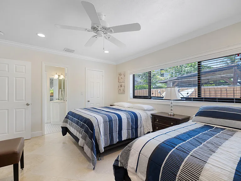 3211 Seaward Dr — Photo 14