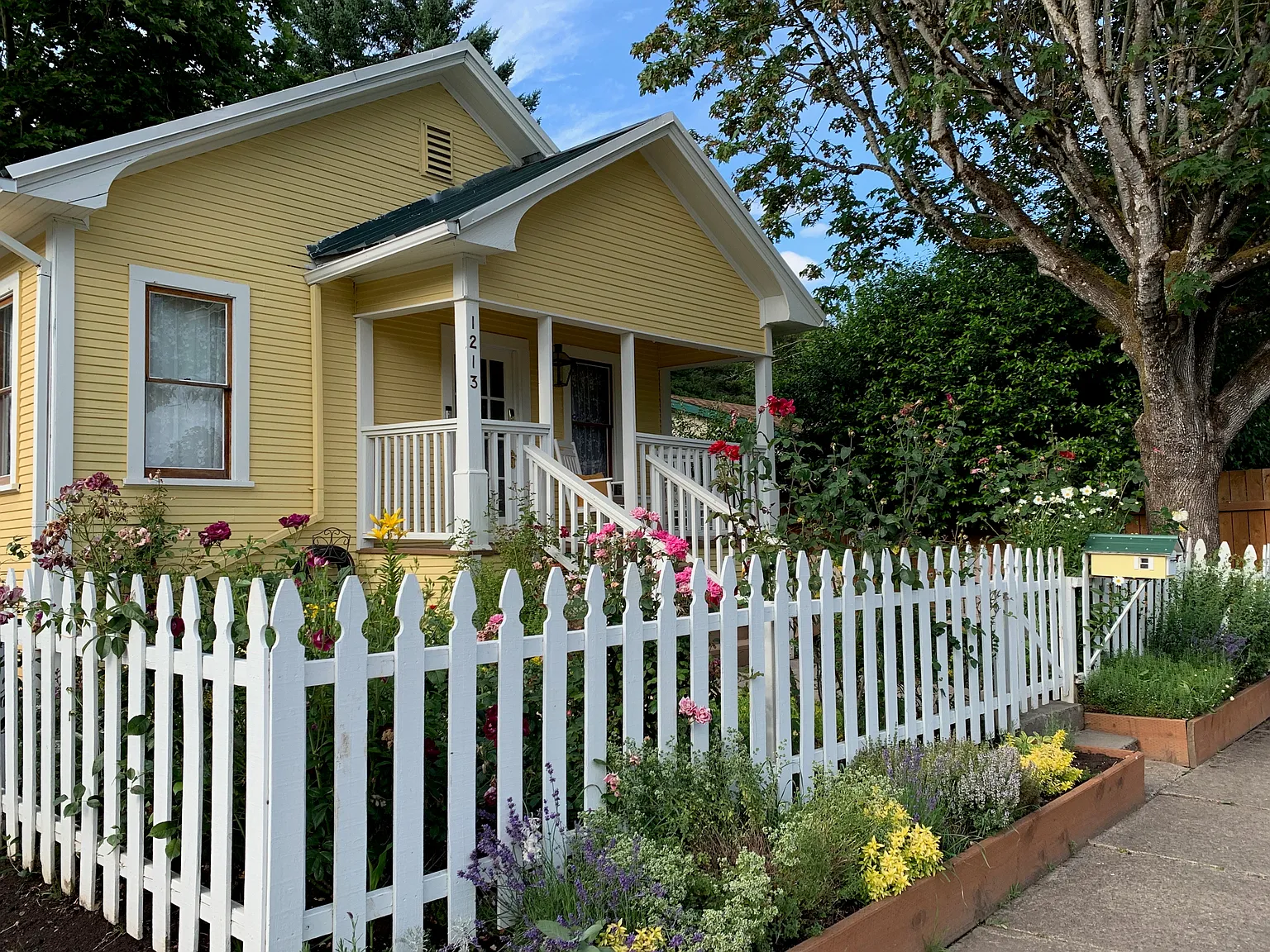 E 4th St, Newberg — Photo 1