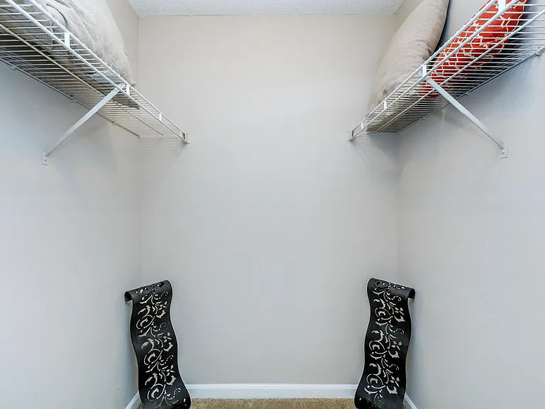 Summerlake Apartments — Photo 19