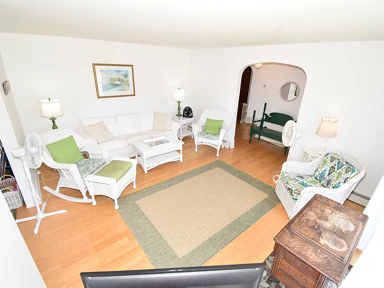 41 Caswell St — Photo 7