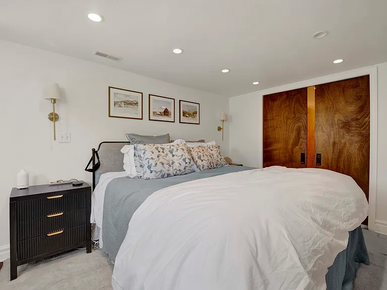 2458 N Burling St #1 — Photo 24