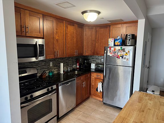 3rd image of 2012 31st St APT 6F
