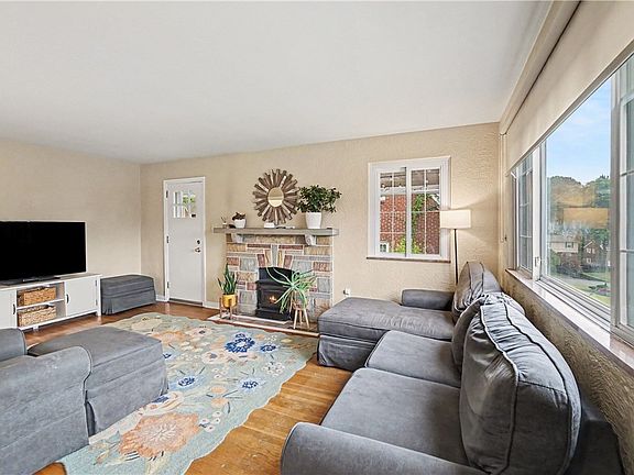 2nd image of 408 Oliver Dr