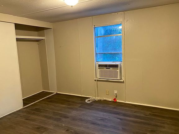 4th image of 111 Great Lakes St #111