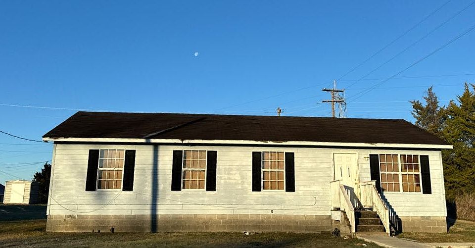 1st image of 277 Rogers Rd