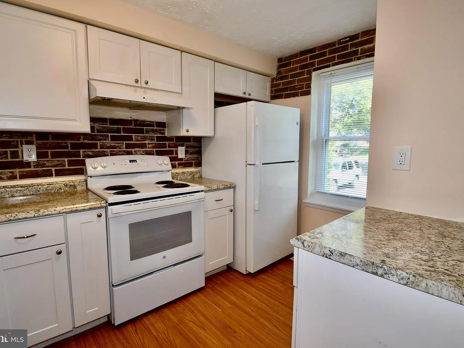 2 bed, 1.5 bath, 1380 sqft, $1,775 — Photo 4