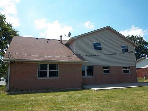 4th image of 2449 N Saturn Dr