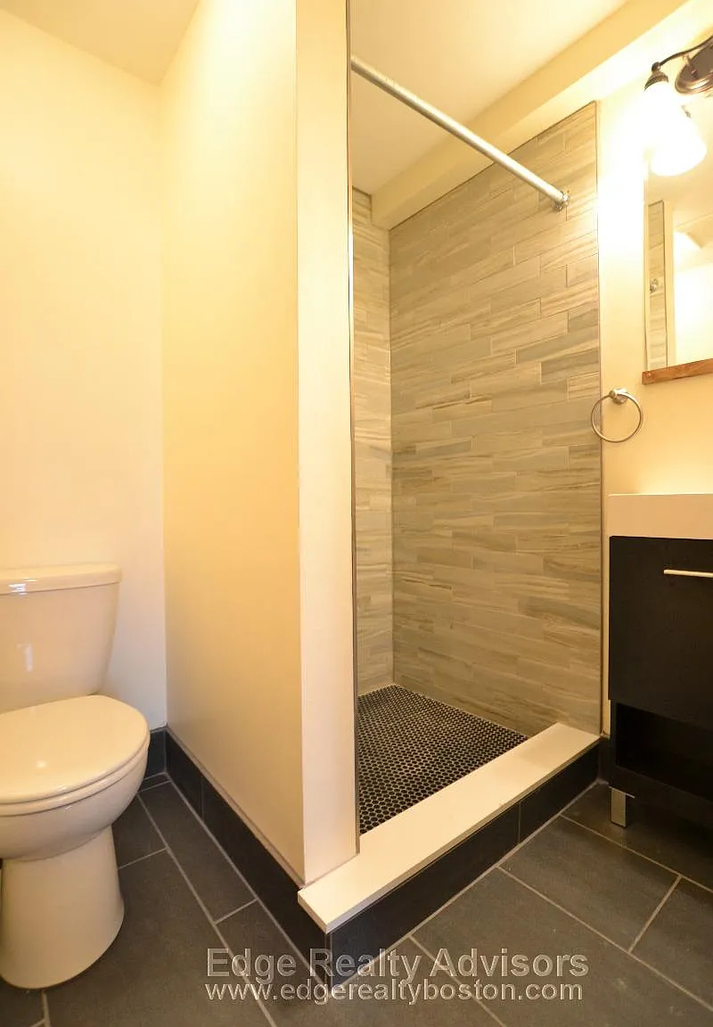 3 bed, 3.5 bath, 1200 sqft, $3,600 — Photo 4