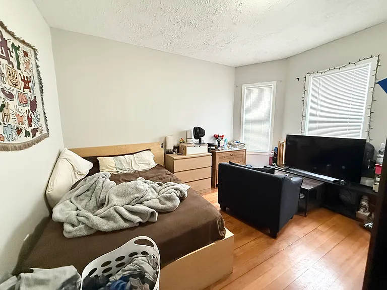 17 Cawfield St #1L — Photo 3
