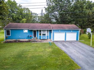 9381 Cosmo Ct, Sauquoit, NY 13456