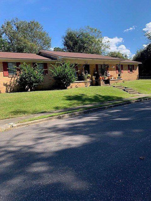 2nd image of 104/106 Oakmont Dr