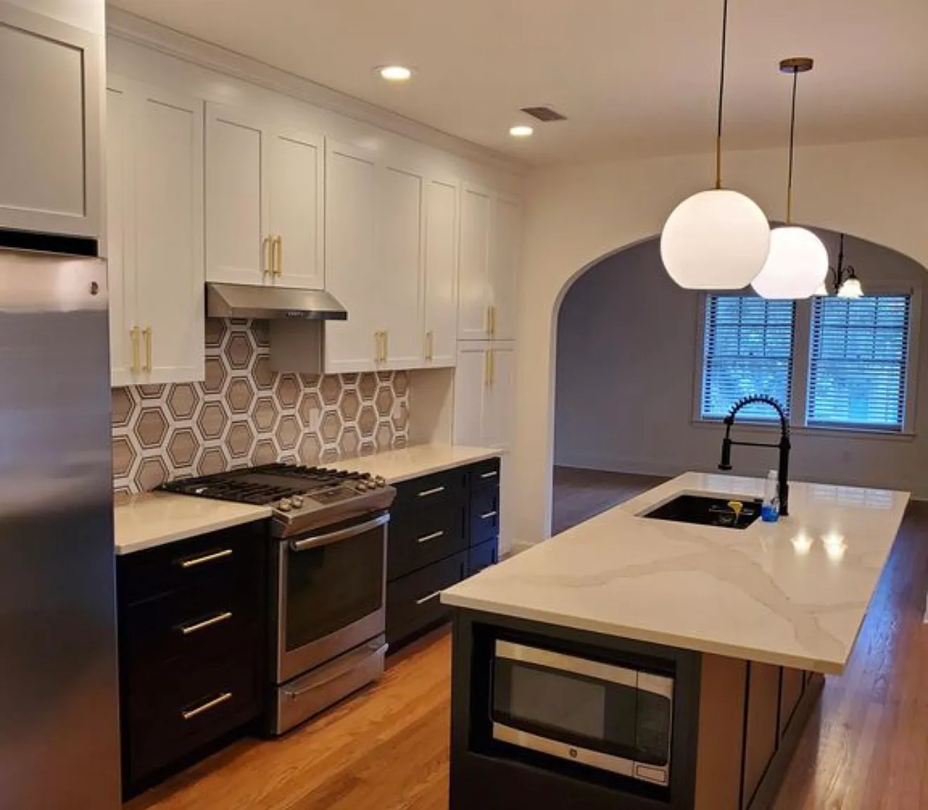 3 bed, 1800 sqft, $2,400 — Photo 3