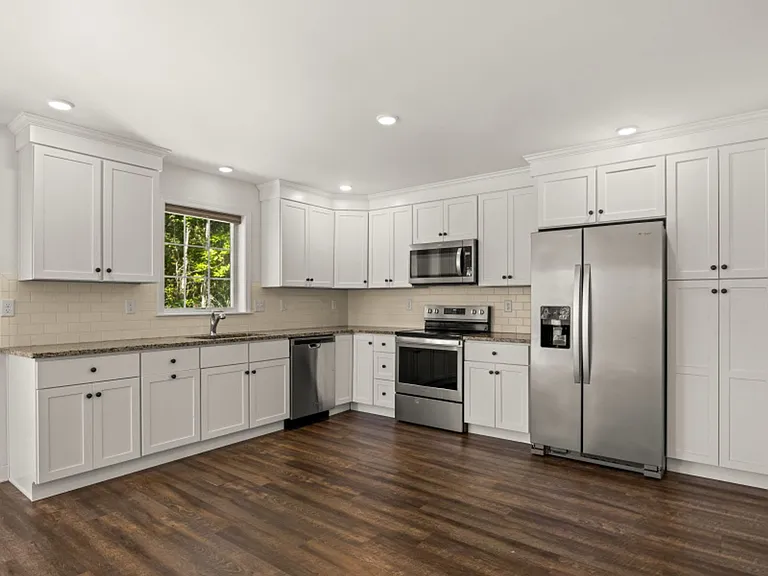 653 Delaware Ave — Photo 3