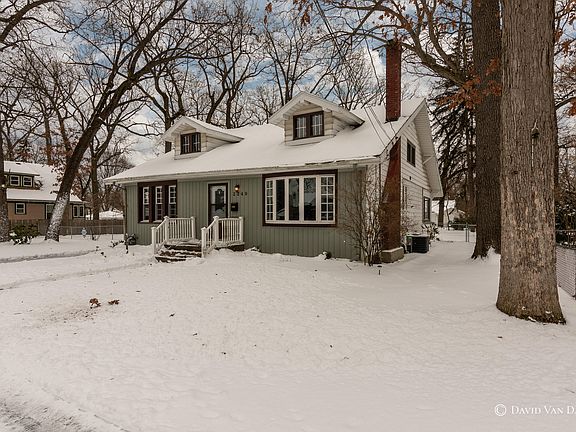 5th image of 2240 Thornwood St SW