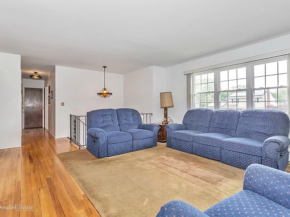 5th image of 38 Brilner Dr