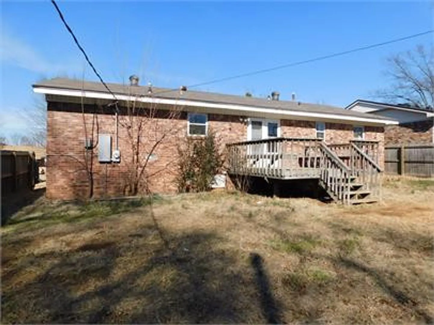 3 Bedroom House — Photo 2