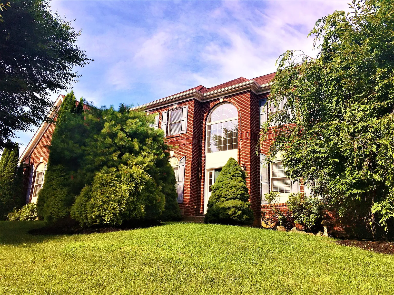 4 bed, 3183 sqft, $4,950 — Photo 2