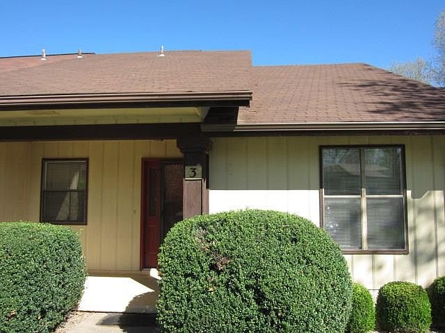 1st image of 3 Eleanor Ln