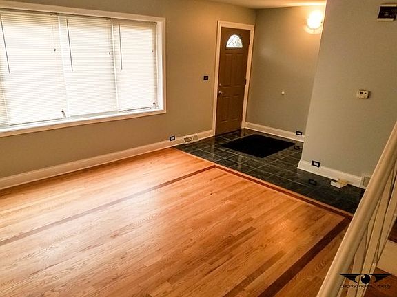 2nd image of 933 W North Ave APT E