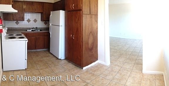 4th image of 225 Charleston St NE #225