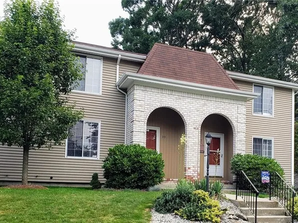 37 Marigold Cir, North Providence, RI 02904