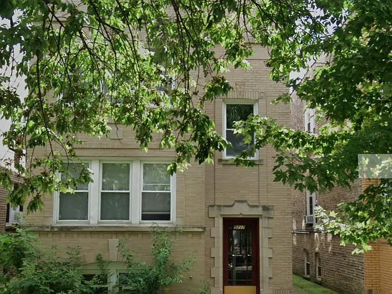 5717 N Christiana Ave — Photo 1