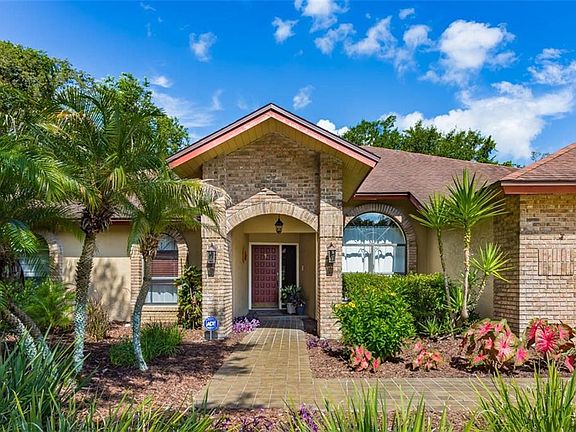 3rd image of 2907 Forest Club Dr