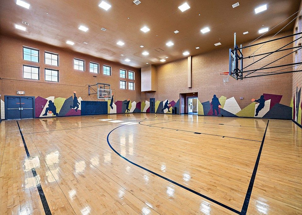 Basketball Court at Las Brisas Apartments in Round Rock, Texas
