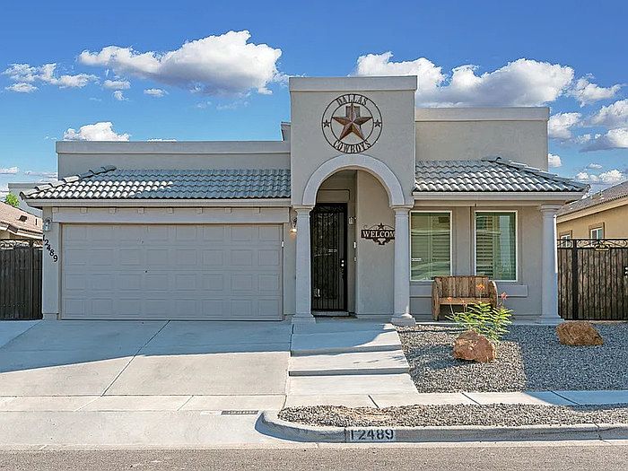 1st image of 12489 Chamberlain Dr #1