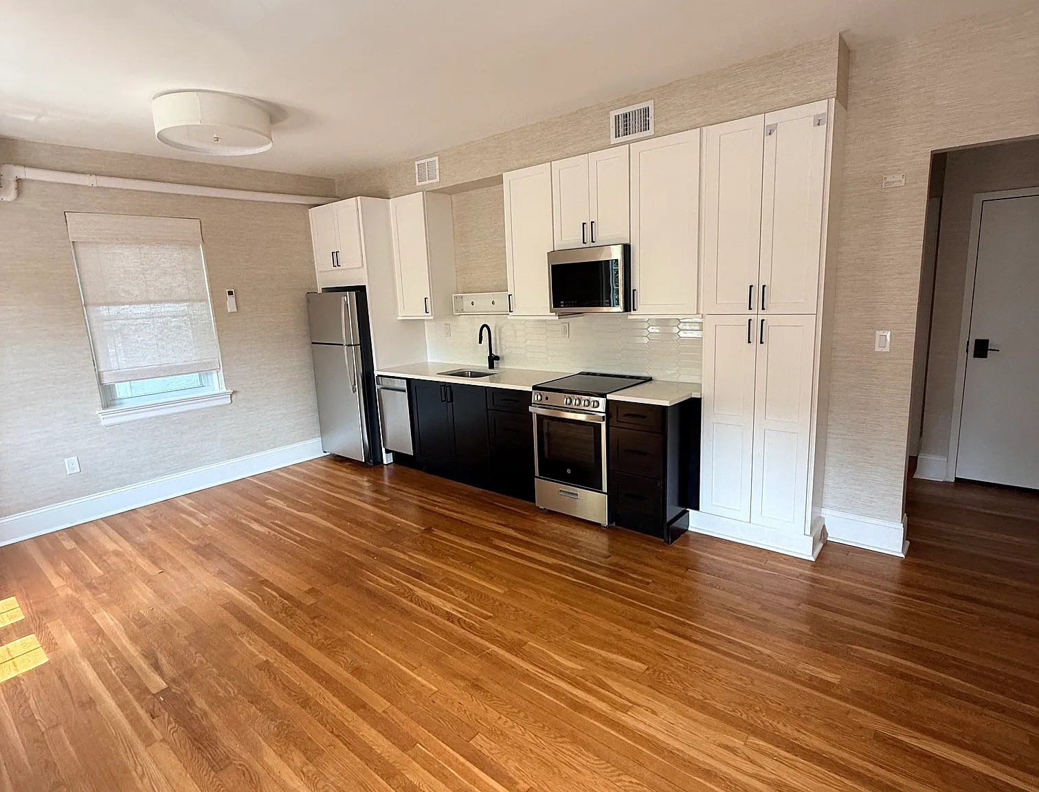 1 bed, 600 sqft, $3,600 — Photo 3