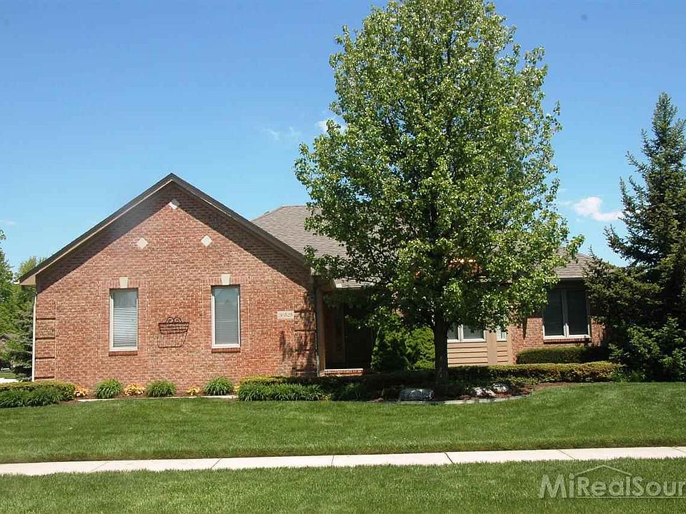 1st image of 36525 Crimson Ln
