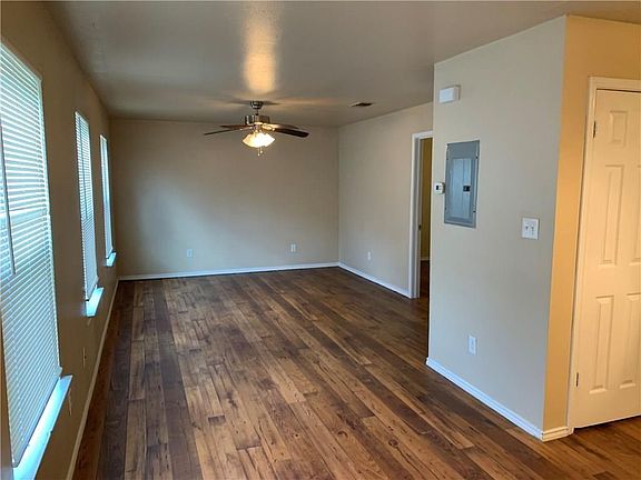 2nd image of 1019 Advance St #10119