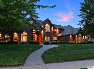 13414 Eagle Run Dr, Omaha, NE 68164