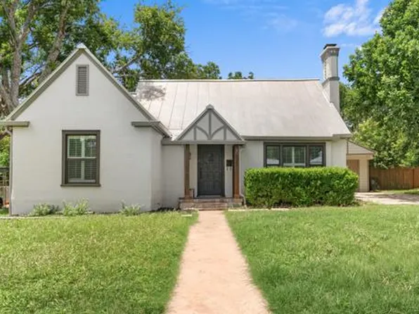 925 Prescott St, Kerrville, TX 78028