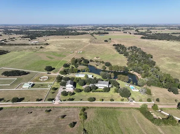 10777 Mazoch Rd, Weimar, TX 78962